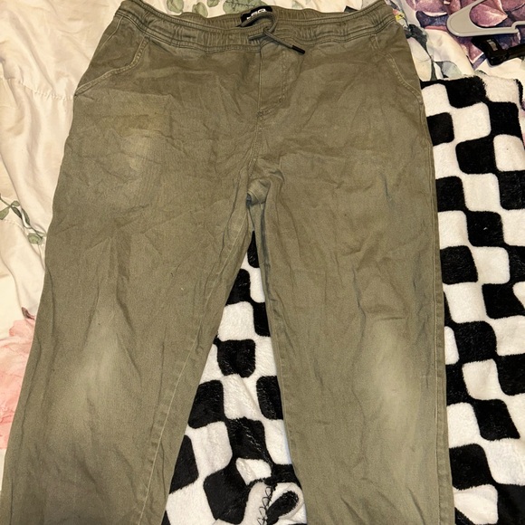 RSQ green jogger, super comfortable but no longer fit - Picture 2 of 6
